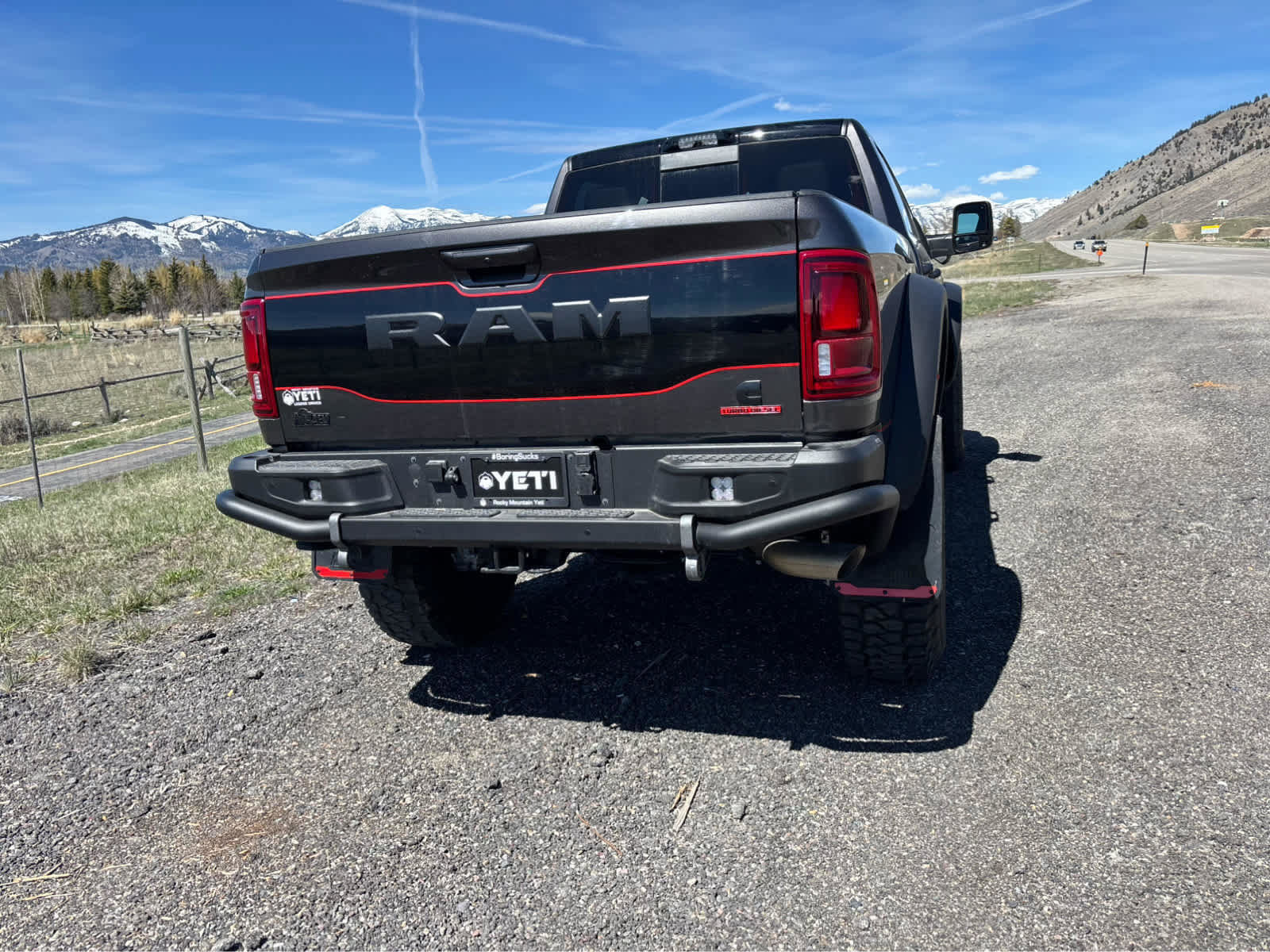 New 2025 RAM 2500 Laramie AWD/4WD image 38