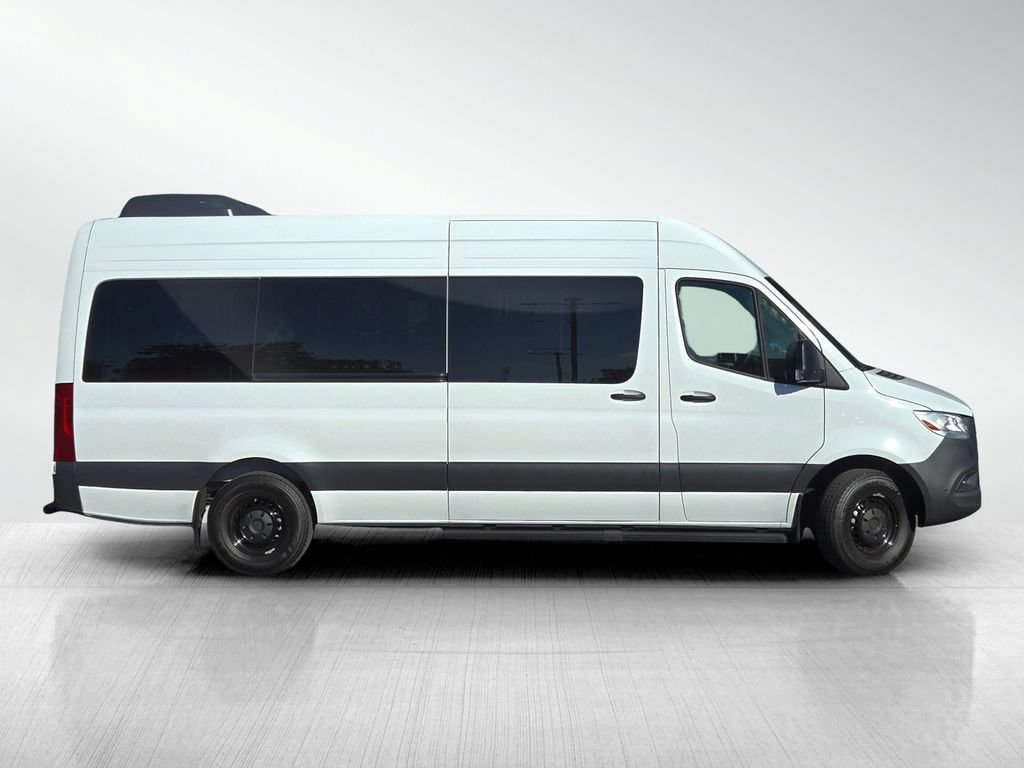 Used 2024 Mercedes-Benz Sprinter 2500 image 3
