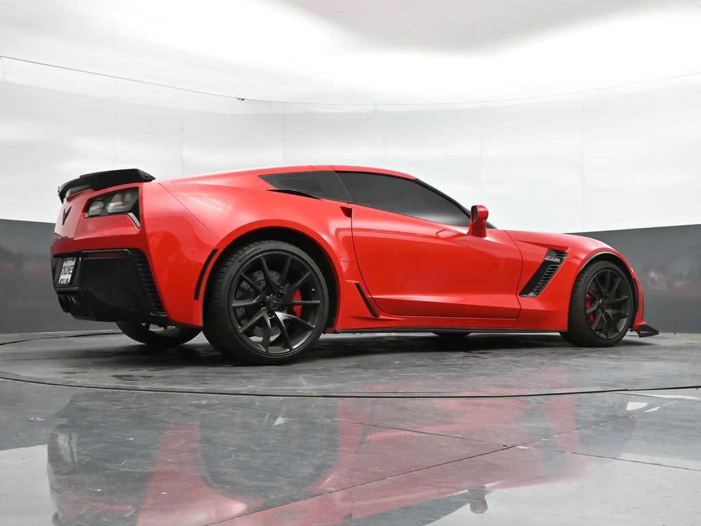 Used 2016 Chevrolet Corvette Z06 w/ 3LZ Preferred Equipment Group RWD image 42