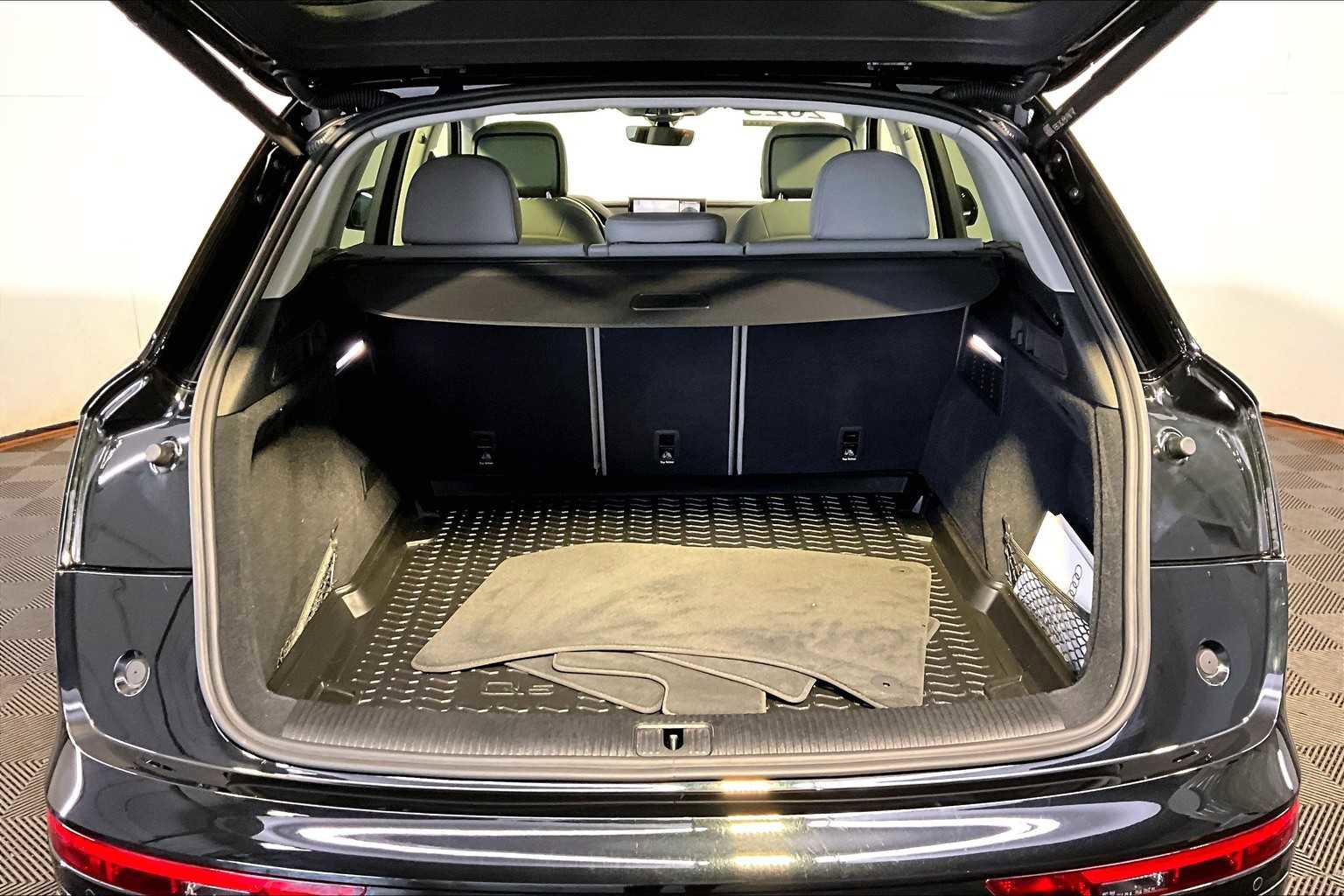 Used 2023 Audi Q5 2.0T Premium Plus w/ Premium Plus Package image 35