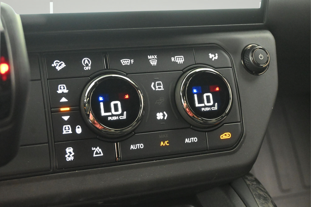 New 2026 Land Rover Defender 110 AWD/4WD image 11