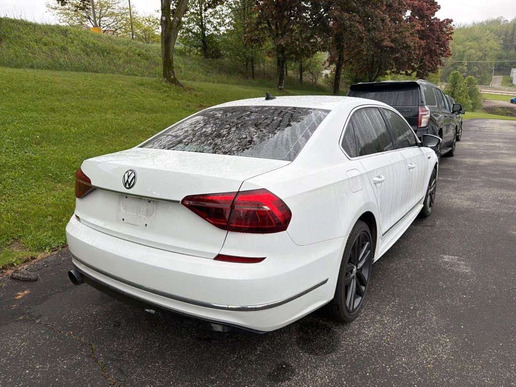 Used 2017 Volkswagen Passat 1.8T R-Line FWD image 4