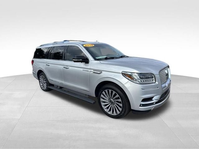 Used 2018 Lincoln Navigator L Reserve w/ Cargo Package AWD/4WD image 3
