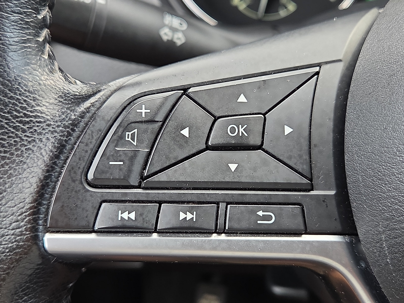 Used 2020 Nissan Rogue SV AWD/4WD image 21