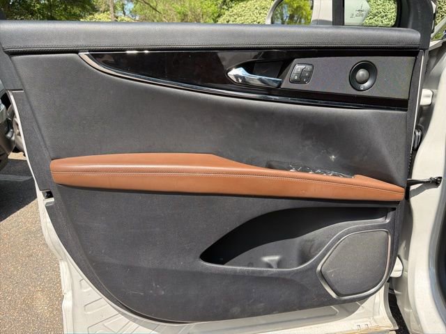 Used 2021 Lincoln Nautilus Reserve w/ Equipment Group 201A image 11