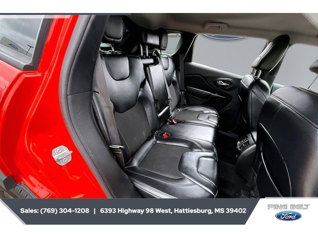 Used 2021 Jeep Cherokee Latitude Plus AWD/4WD image 20
