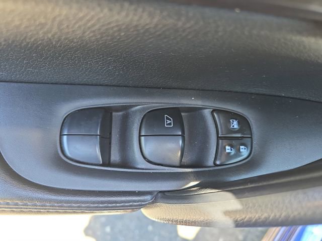 Used 2022 Nissan Rogue Sport S FWD image 32