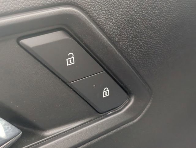 Used 2023 Chevrolet Colorado LT w/ LT Convenience Package II image 11