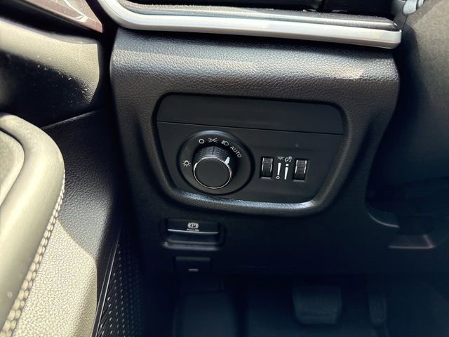 Used 2023 Jeep Grand Cherokee L Laredo AWD/4WD image 15