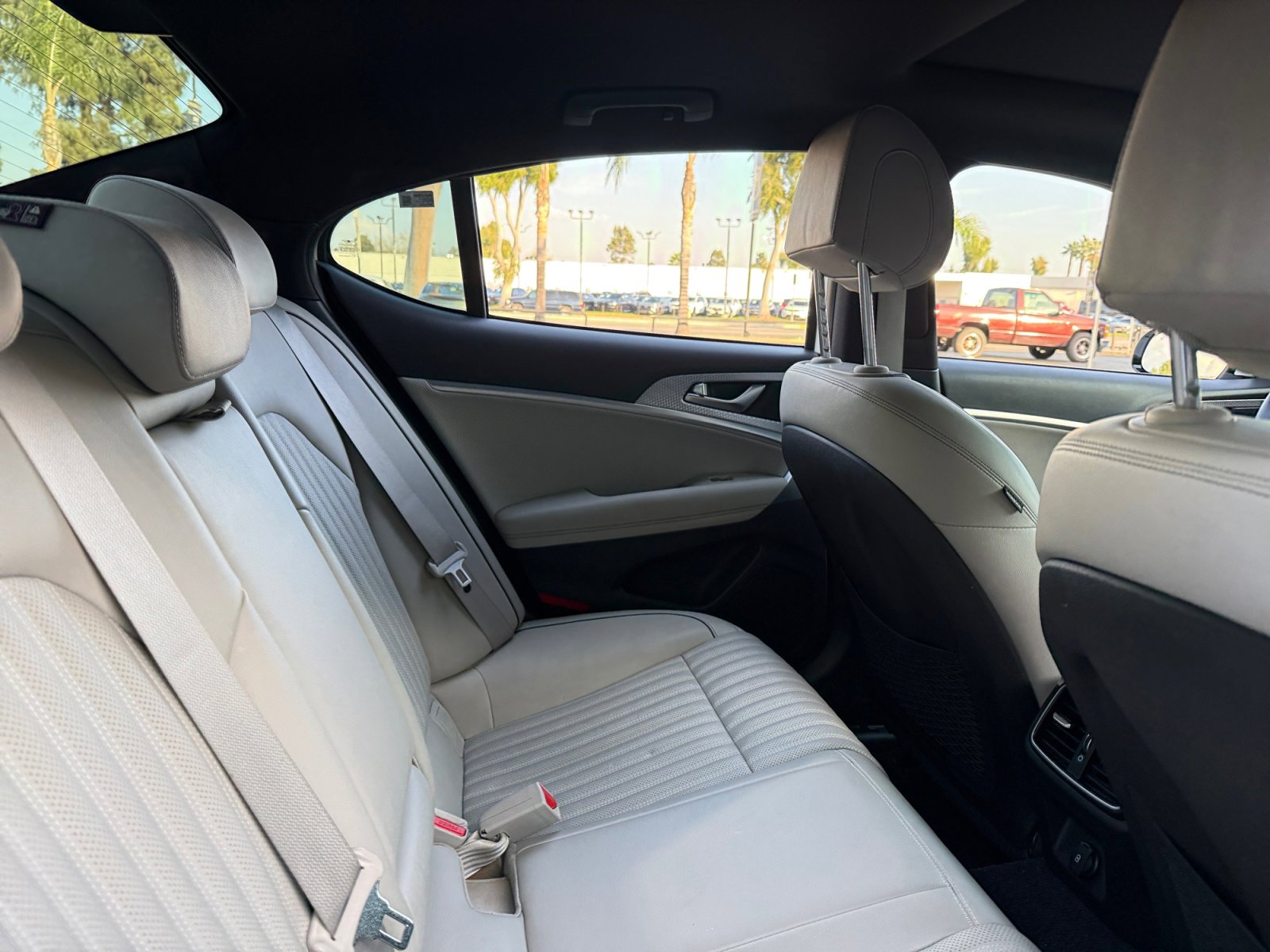 Used 2023 Genesis G70 2.0T w/ Sport Prestige Package image 17