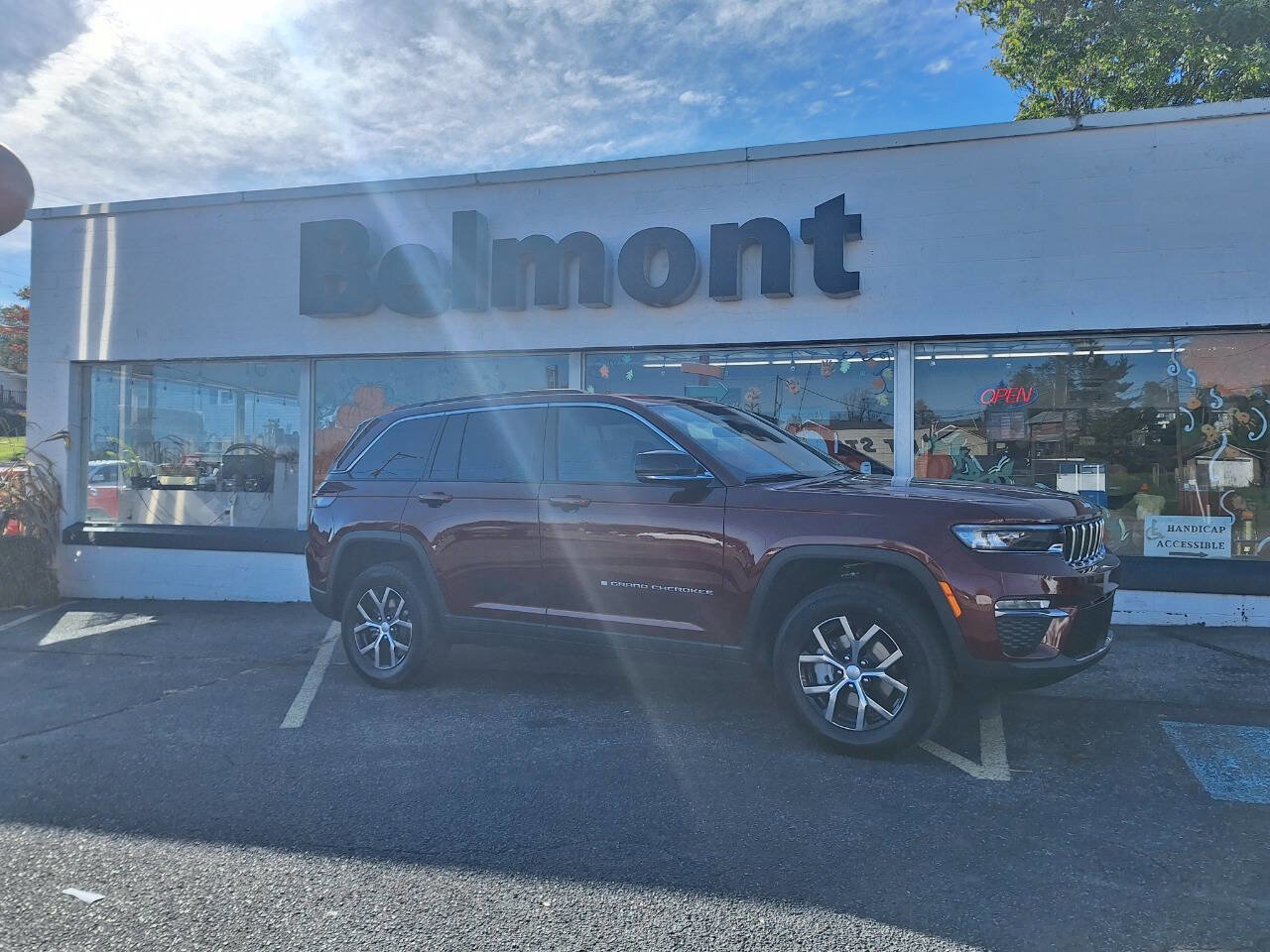 New 2025 Jeep Grand Cherokee Limited image 2