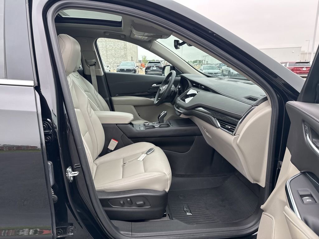 Used 2023 Cadillac XT4 Premium Luxury w/ Cold Weather Package FWD image 42