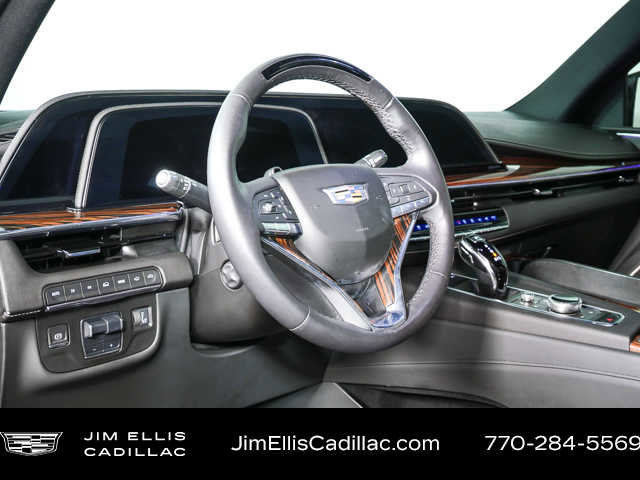 Used 2024 Cadillac Escalade Premium Luxury w/ Performance Package image 4