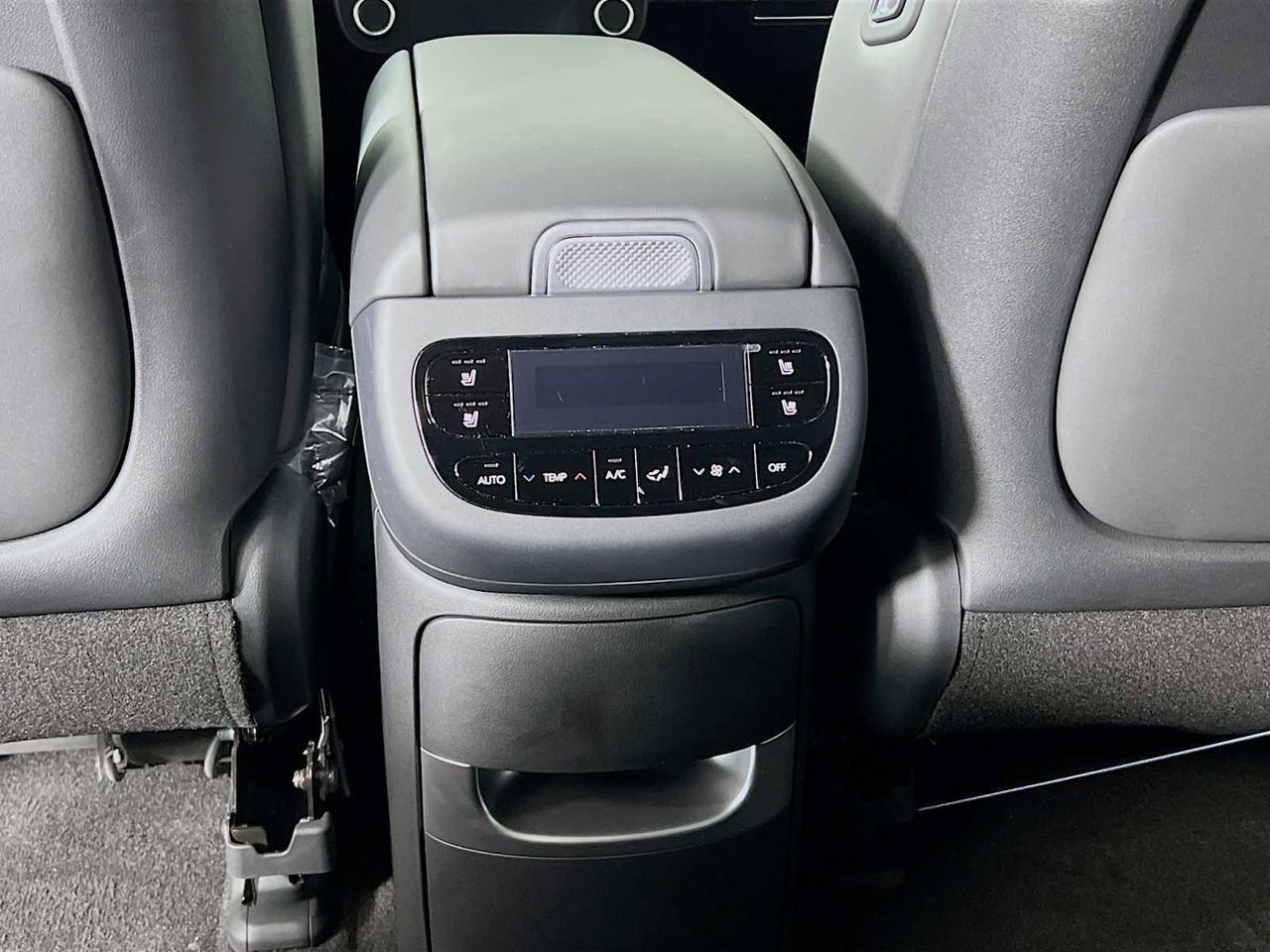 New 2026 Hyundai Ioniq 9 Limited image 16