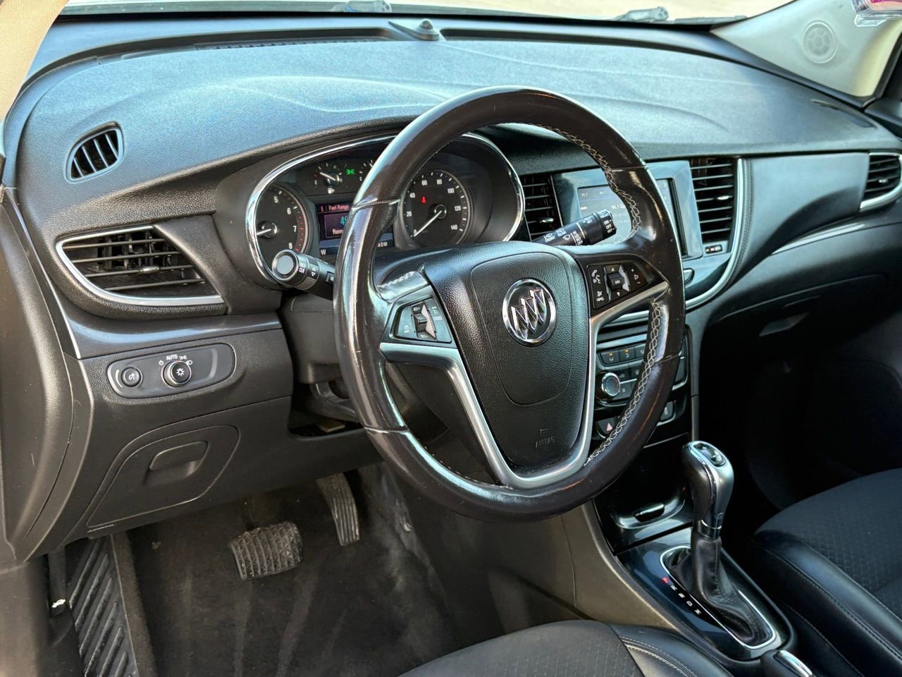 Used 2022 Buick Encore Preferred image 15