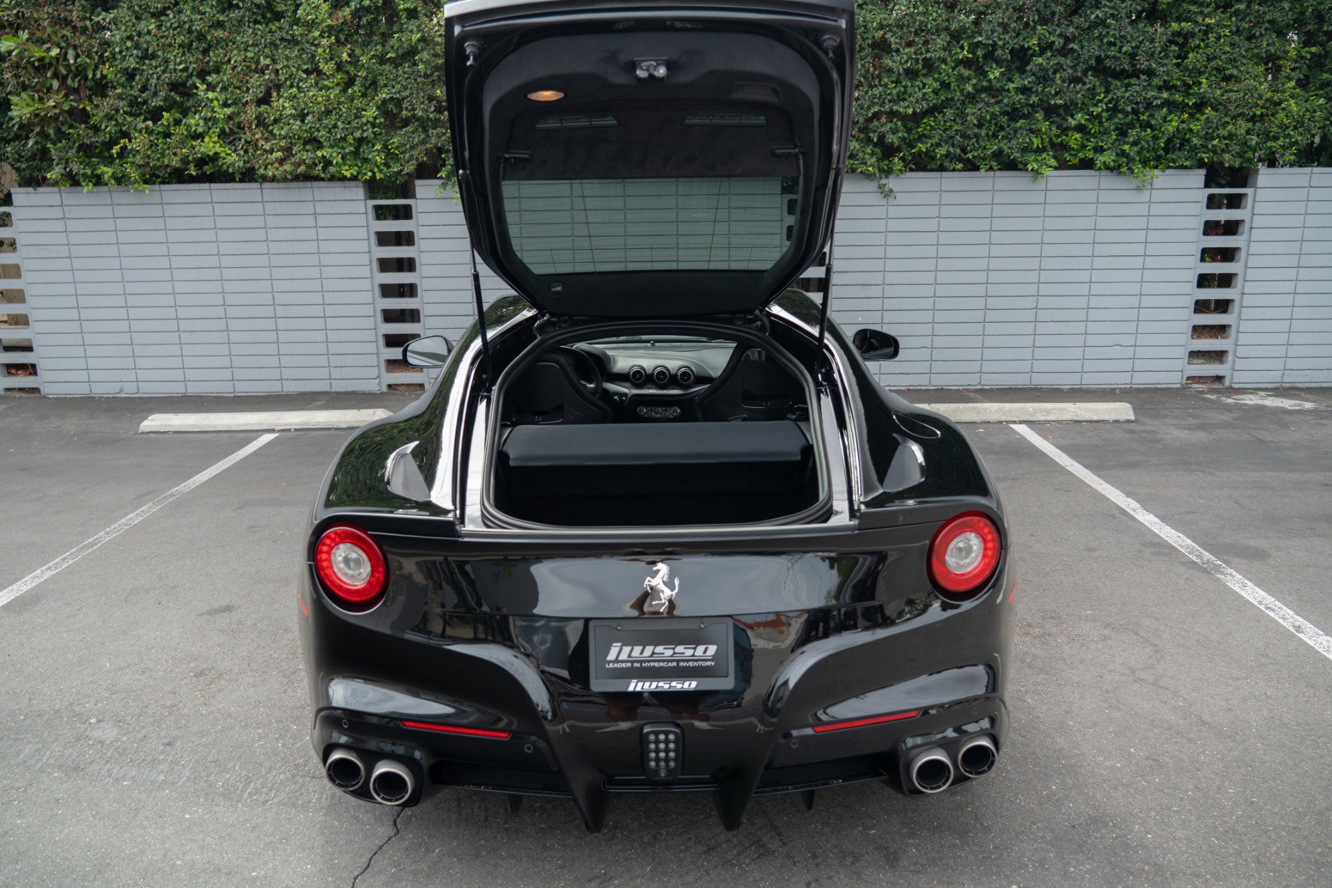 Used 2014 Ferrari F12 Berlinetta RWD image 37