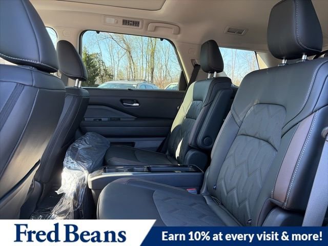 New 2026 Nissan Pathfinder Platinum image 12