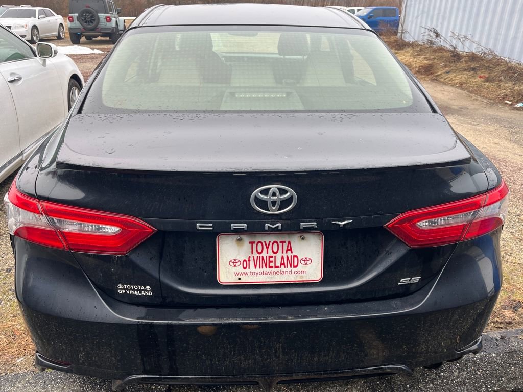 Used 2018 Toyota Camry SE w/ Convenience Package image 9