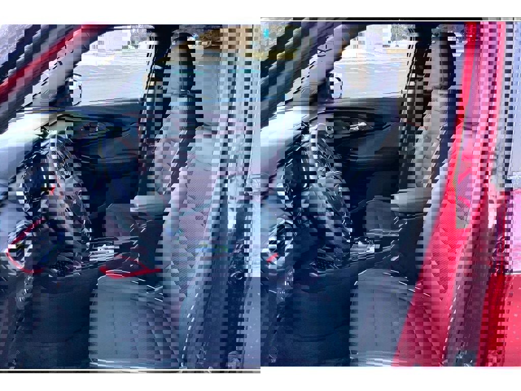 Used 2022 Chevrolet TrailBlazer RS image 25