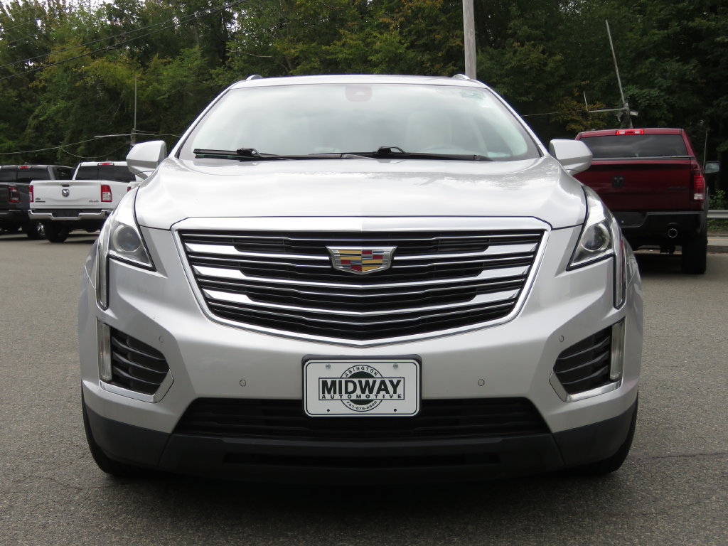 Used 2017 Cadillac XT5 Luxury w/ Driver Awareness Package AWD/4WD image 2