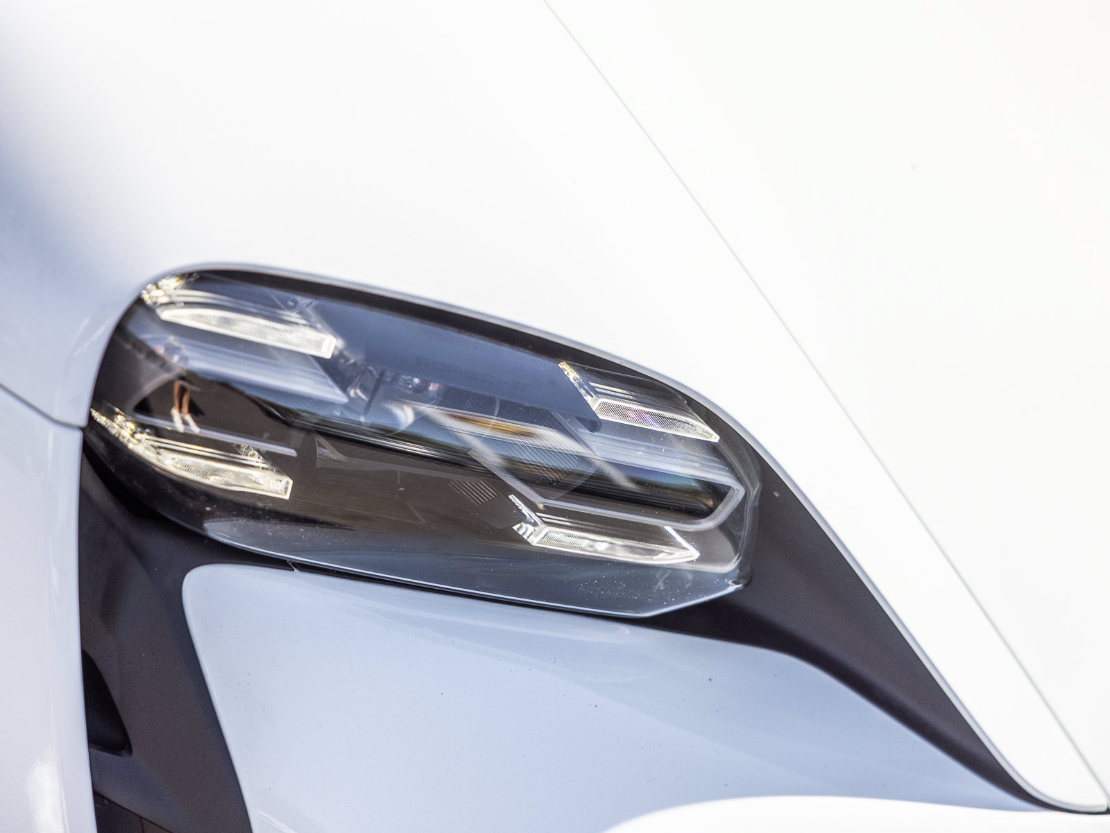 Certified 2024 Porsche Taycan 4S AWD/4WD image 26