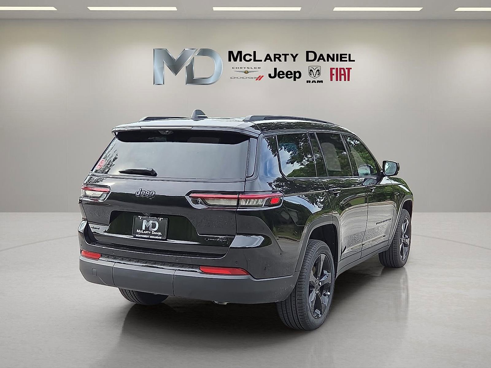 New 2025 Jeep Grand Cherokee L Limited w/ Luxury Tech Group II image 5