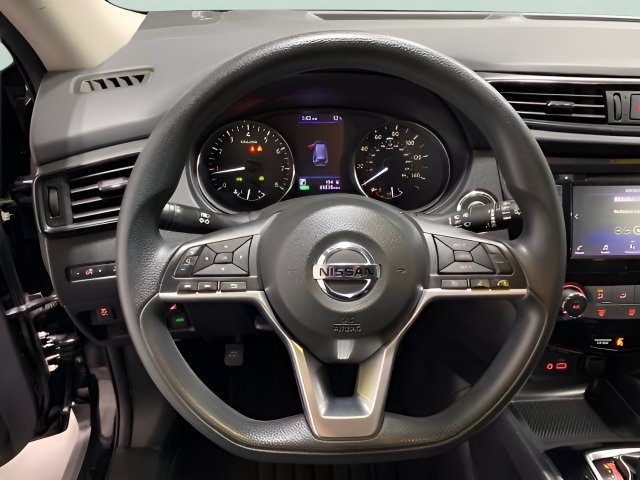 Used 2018 Nissan Rogue SV AWD/4WD image 13