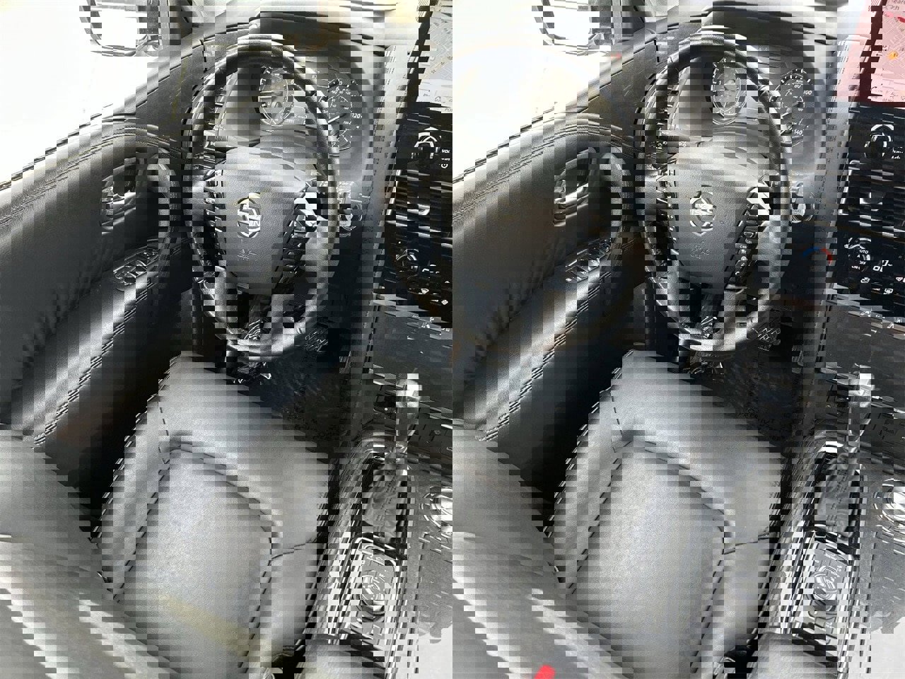 Certified 2024 Nissan Armada SV image 16