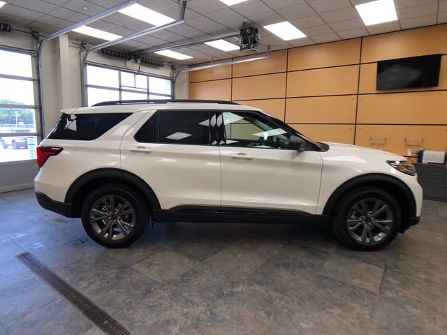 New 2026 Ford Explorer Active w/ Active Comfort Package AWD/4WD image 8