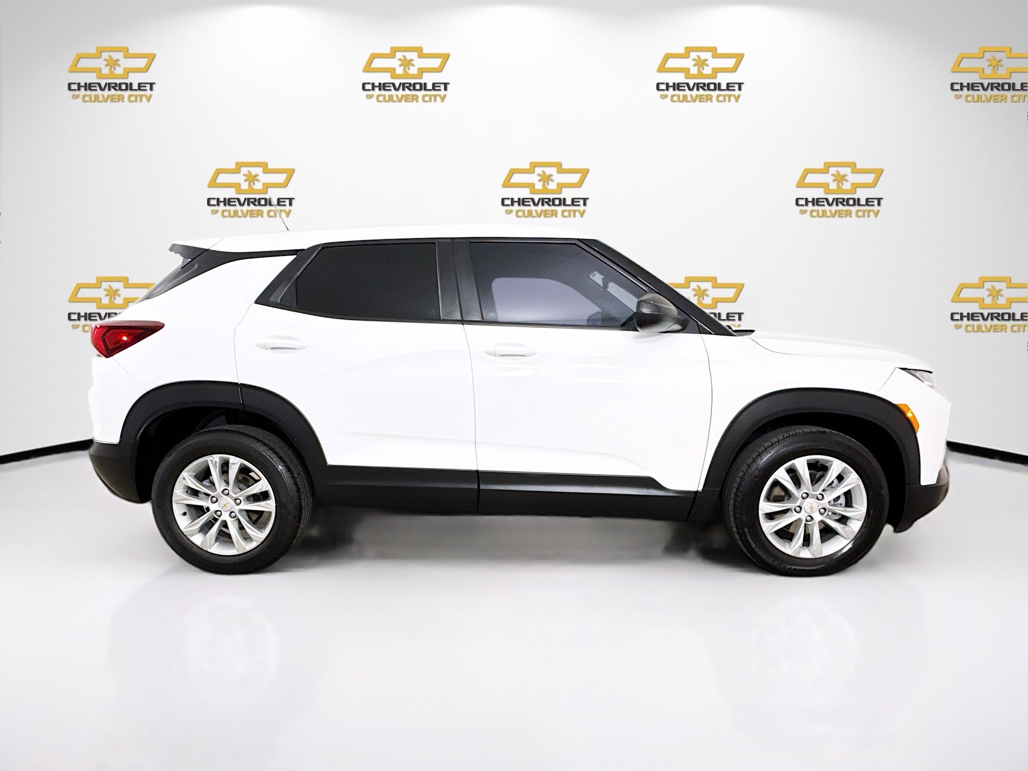 Used 2023 Chevrolet TrailBlazer LS FWD image 9