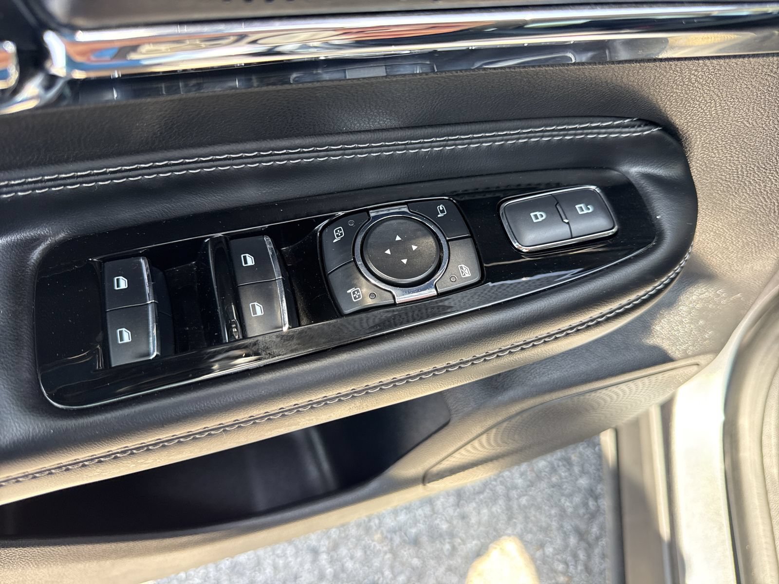 Used 2023 Lincoln Corsair FWD image 14