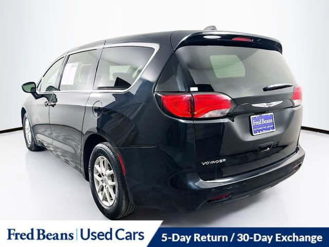 Used 2023 Chrysler Voyager LX image 5