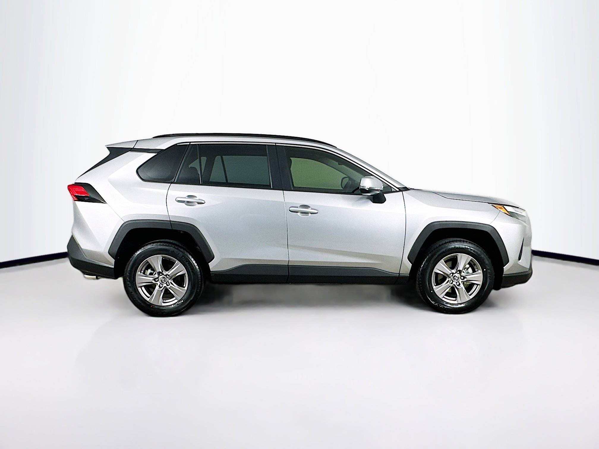 Used 2025 Toyota RAV4 XLE w/ Convenience Package FWD image 10