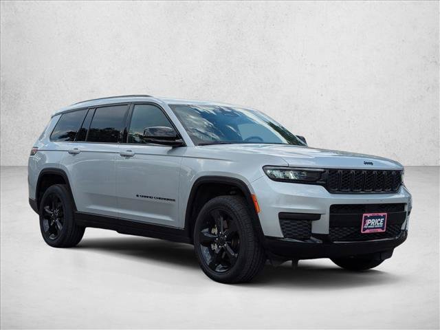 Used 2023 Jeep Grand Cherokee L Laredo AWD/4WD image 3
