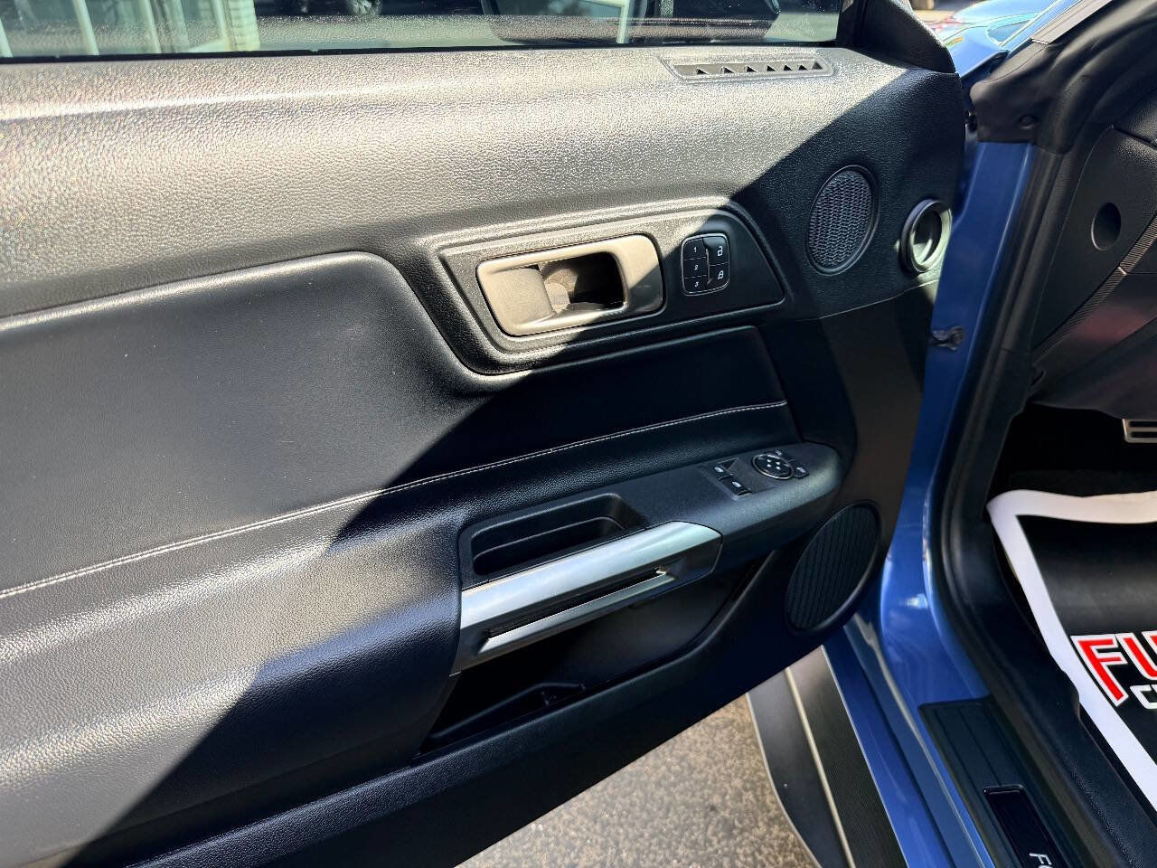 Used 2021 Ford Mustang Shelby GT500 w/ Technology Package image 18