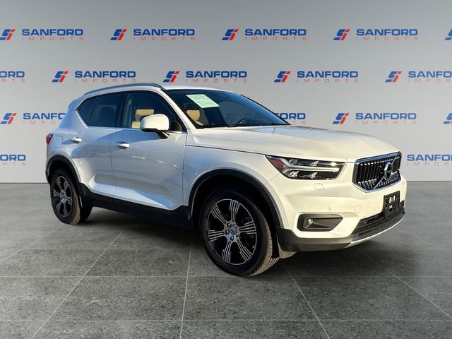 Used 2022 Volvo XC40 T5 Inscription w/ Climate Package image 7