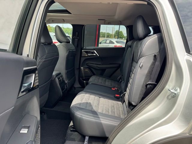 New 2025 Mitsubishi Outlander AWD image 12