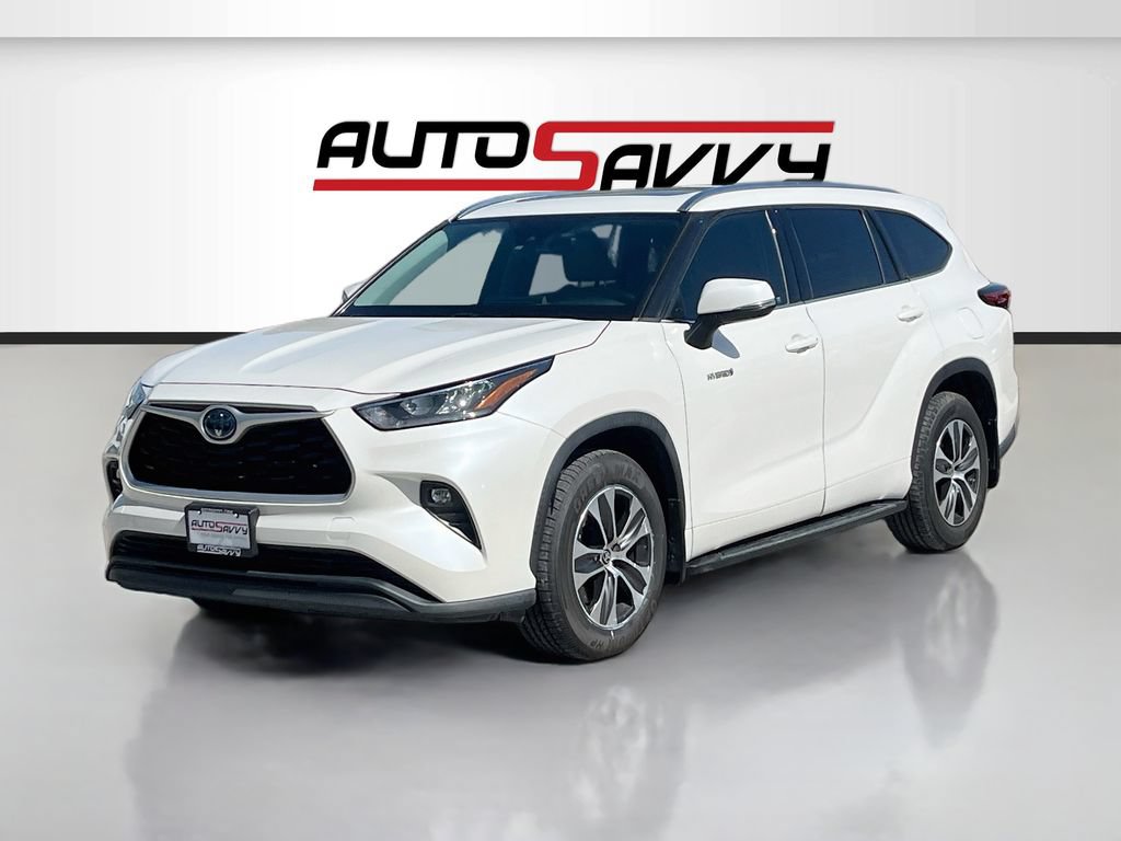 Used 2020 Toyota Highlander XLE FWD image 3