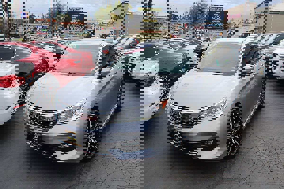 Used 2017 Honda Accord Sport image 33