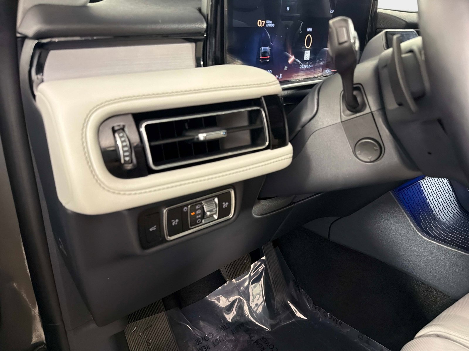 Used 2025 Lincoln Aviator Reserve w/ Equipment Group 201A AWD/4WD image 42