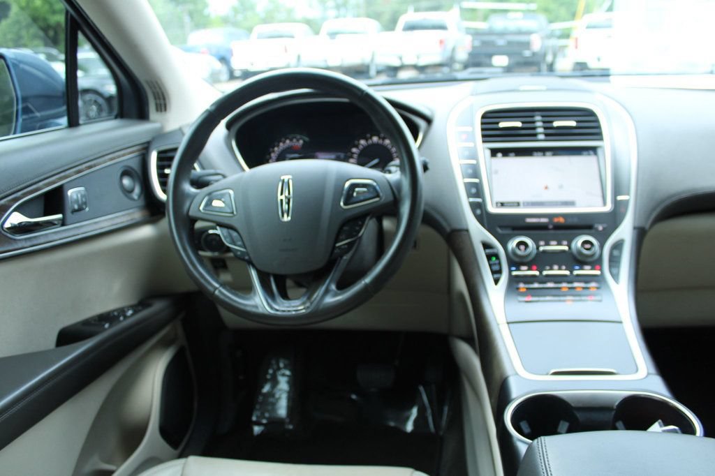 Used 2018 Lincoln MKX Select w/ Select Plus Package FWD image 16