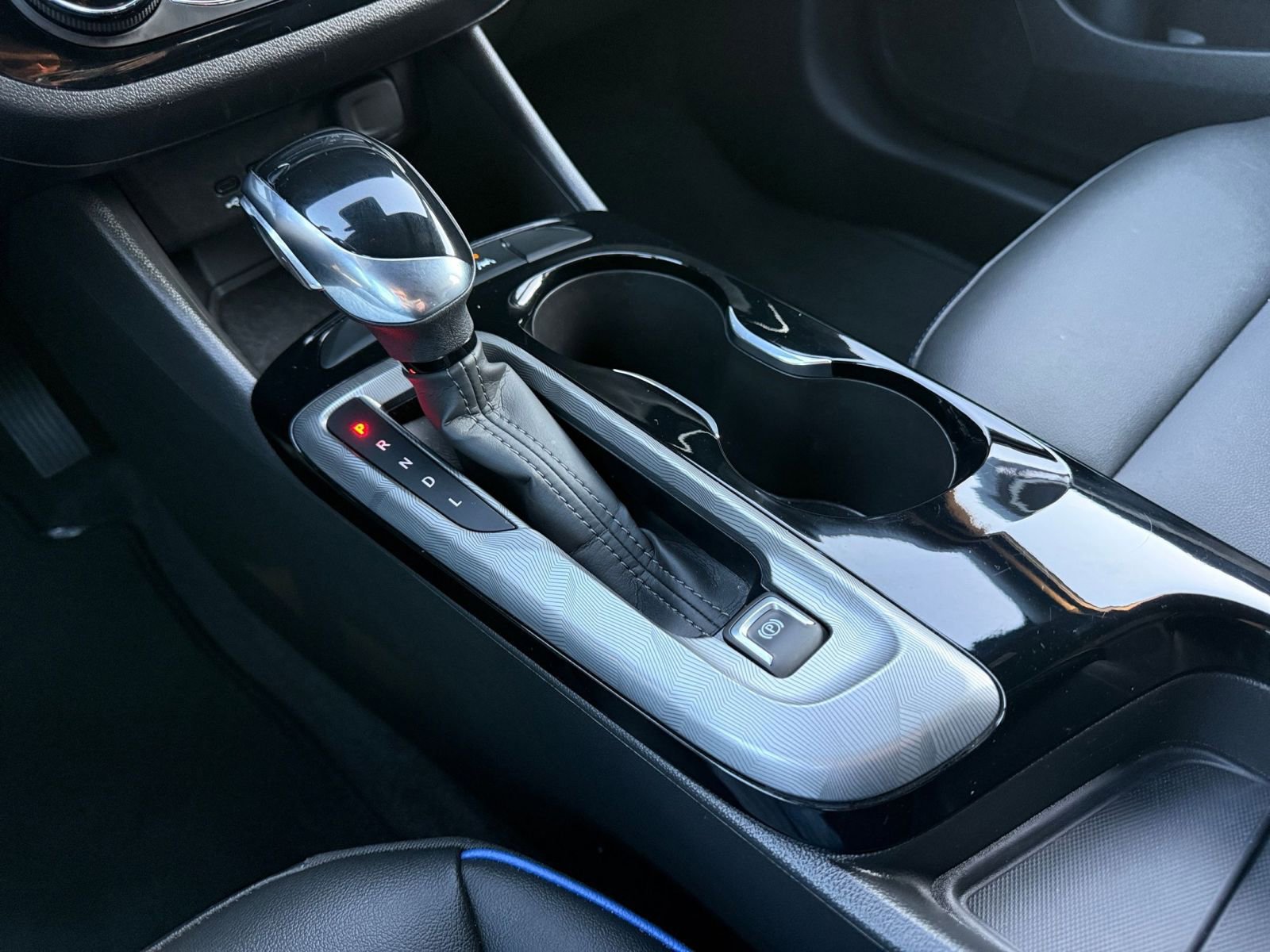 Used 2025 Buick Envista Sport Touring image 41