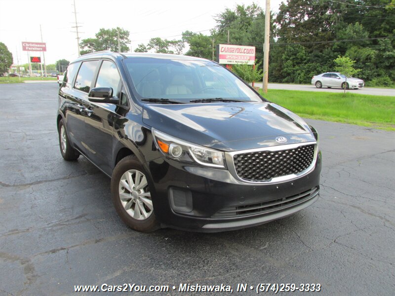 Used 2017 Kia Sedona LX w/ LX Essentials Premium Package