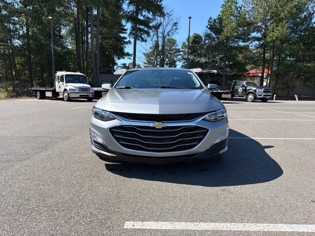 Used 2025 Chevrolet Malibu LT FWD image 4