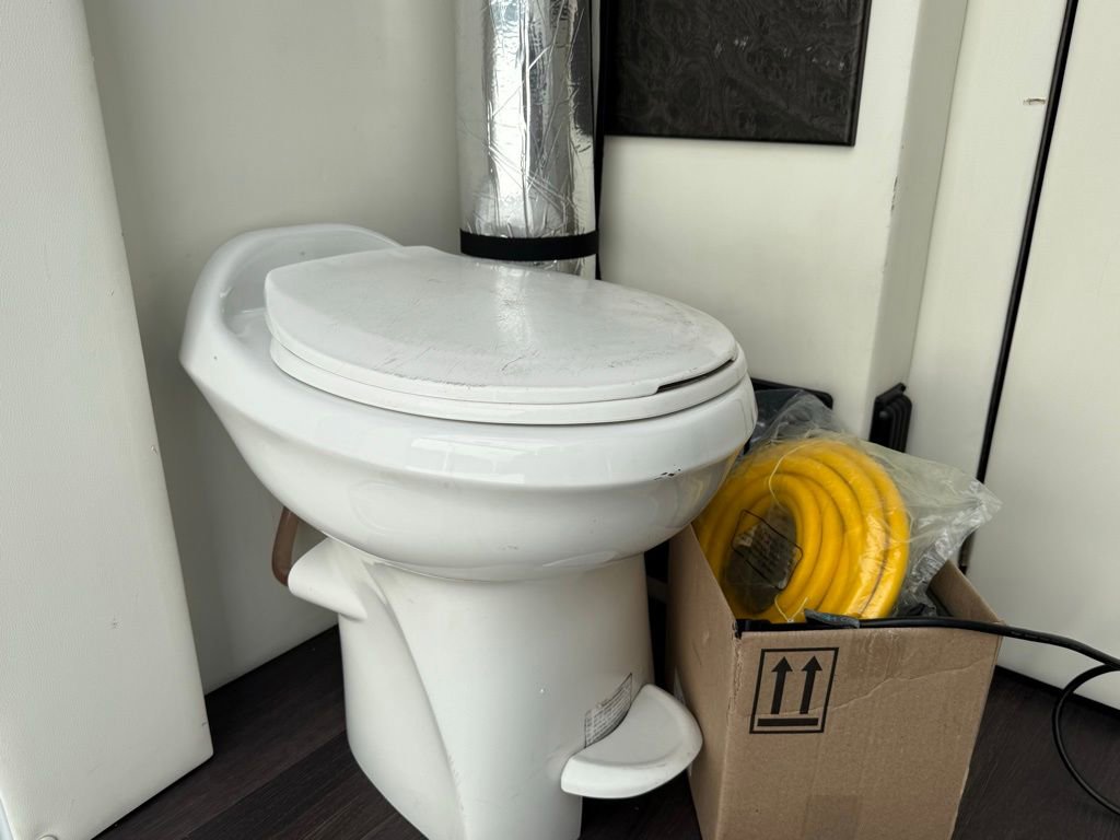 Used 2019 Mercedes-Benz Sprinter 170 w/ Driver Convenience Package image 15