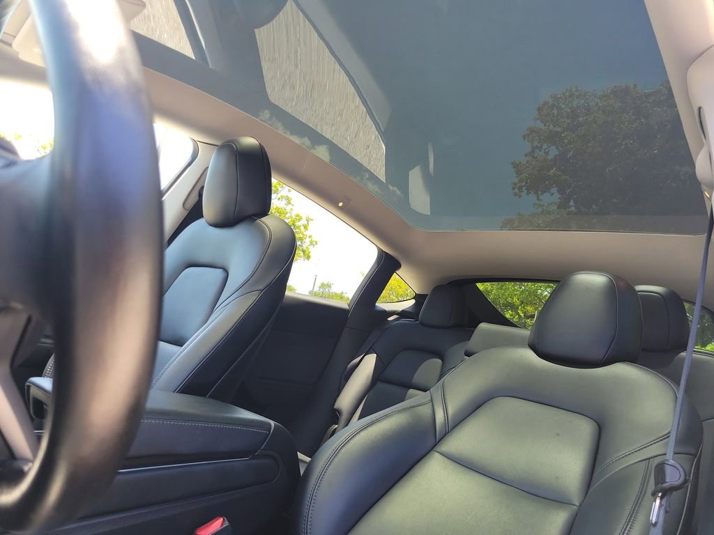 Used 2020 Tesla Model Y Long Range AWD/4WD image 27