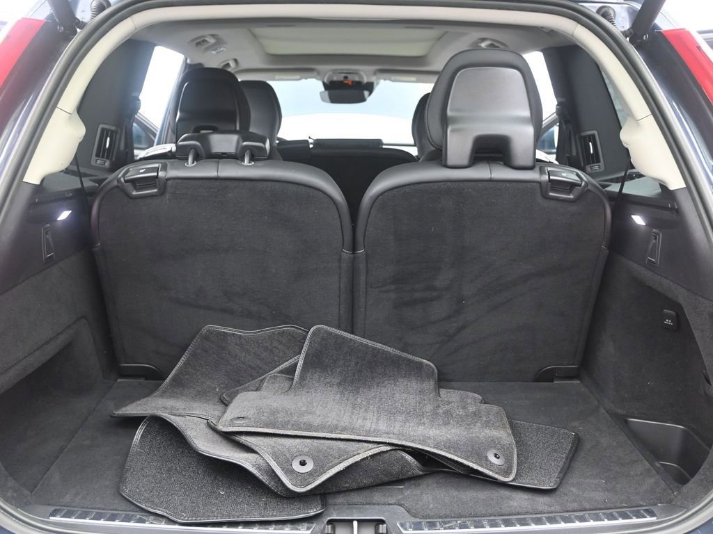 Certified 2022 Volvo XC90 T8 Inscription w/ Advanced Package image 17
