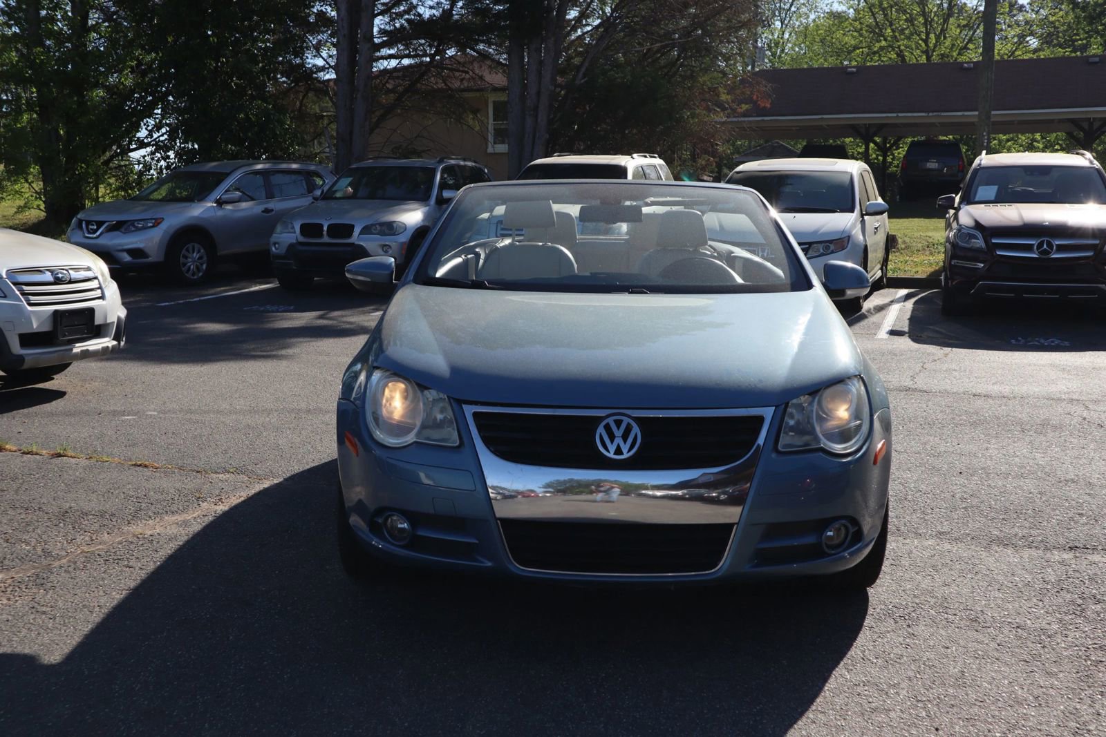 Used 2008 Volkswagen Eos Lux FWD image 2