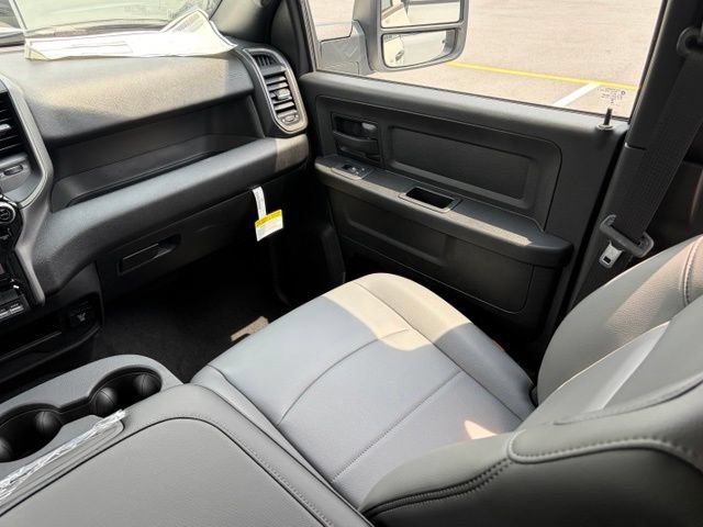 New 2026 RAM 3500 Tradesman AWD/4WD image 30