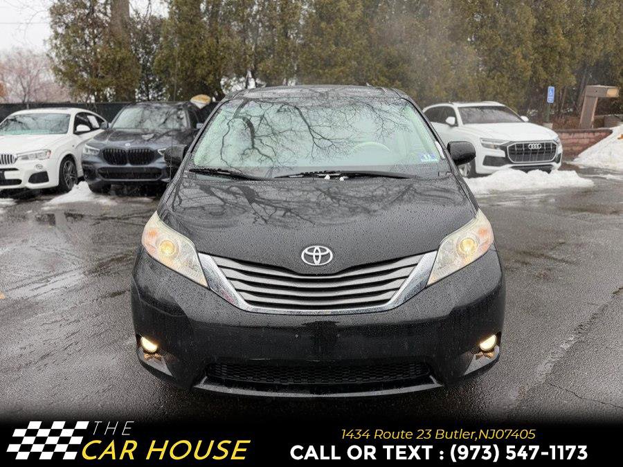Used 2013 Toyota Sienna XLE image 4